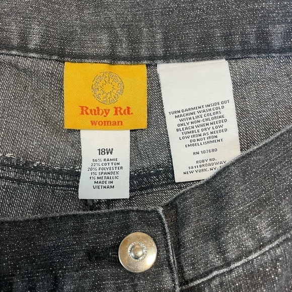 Ruby Rd. Black jeans with sparkly embellishments. Made for comfort denim, sz 18W - Picture 2 of 4